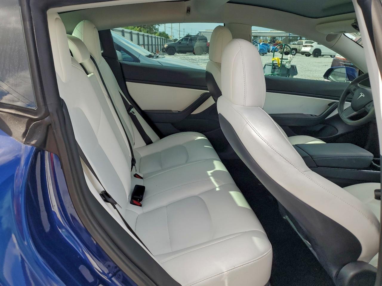 2020 Tesla Model 3 - zdjęcie 11