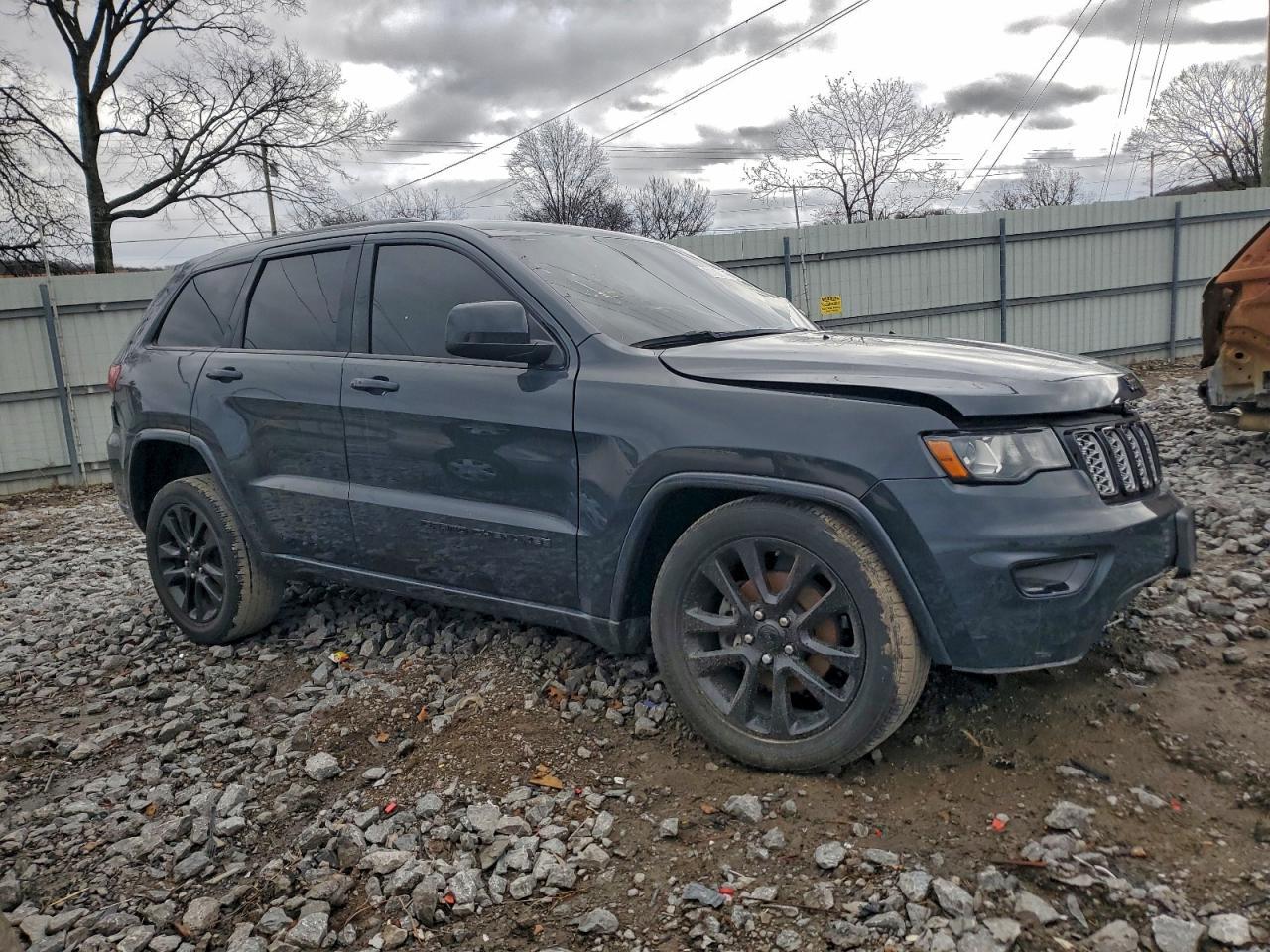 2017 Jeep Cherokee L - zdjęcie 4