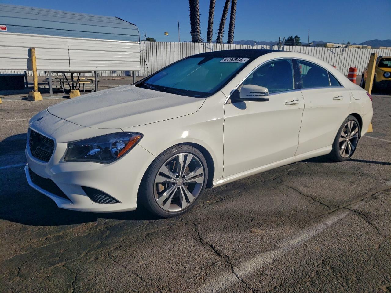 2015 Mercedes-Benz Klasa CLA - zdjęcie główne