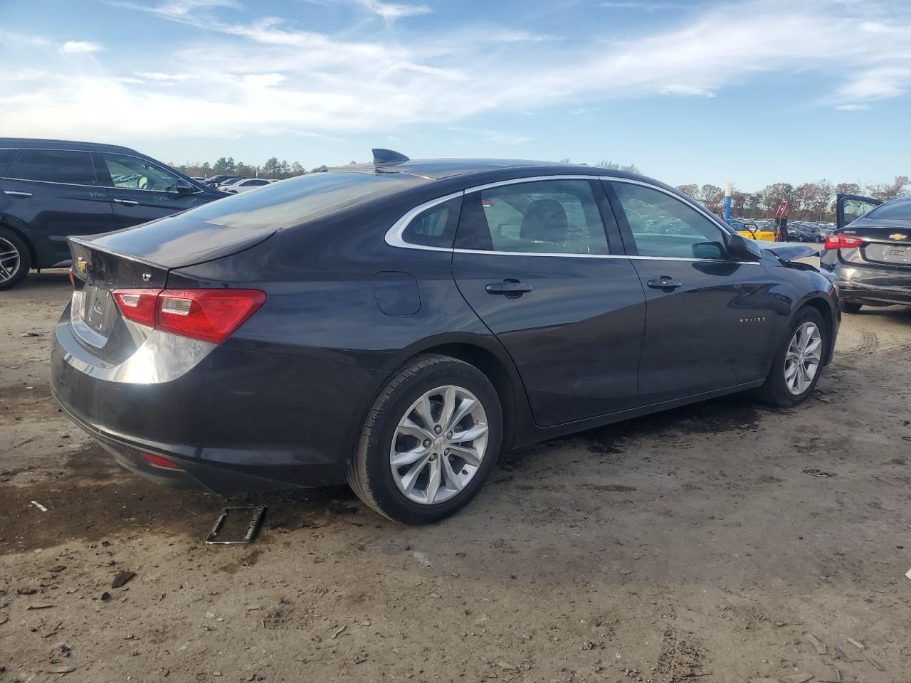 2023 Chevrolet Malibu Lt - zdjęcie 3