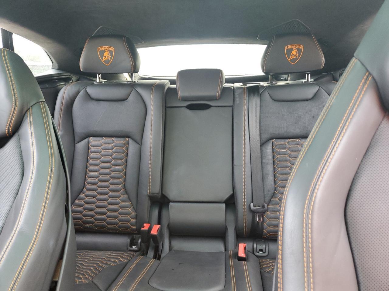 2022 Lamborghini Urus - zdjęcie 10