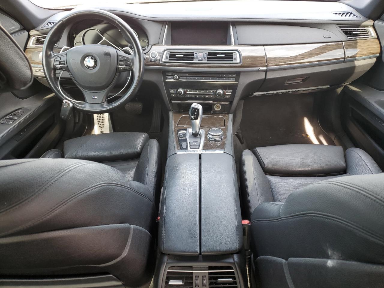 2015 BMW 740 I - zdjęcie 8