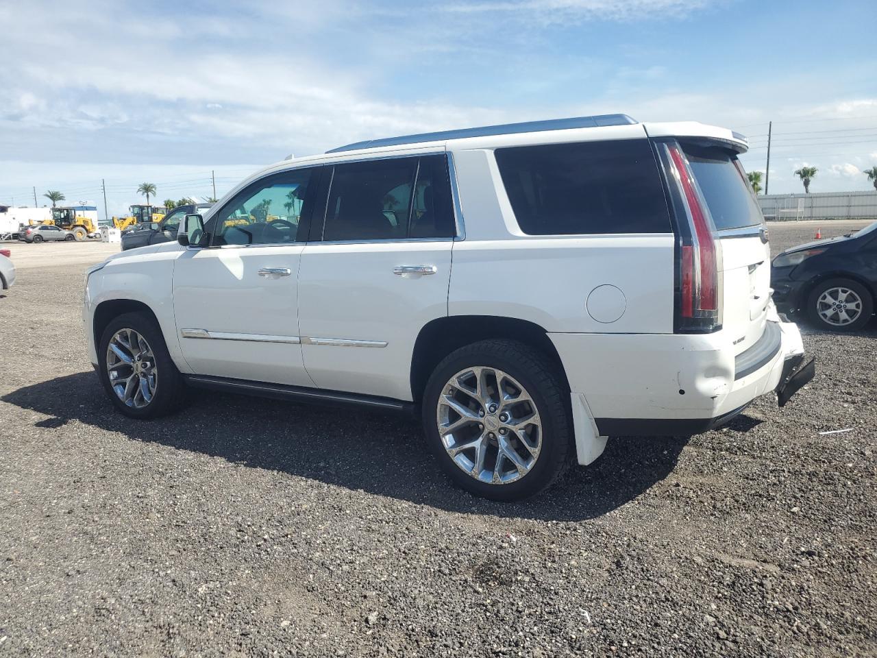 2017 Cadillac Escalade Premium Luxury - zdjęcie 2