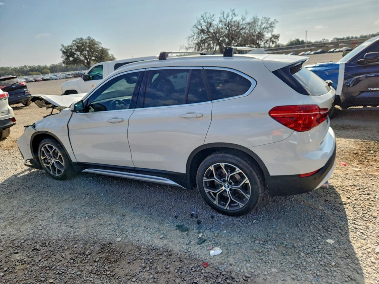 2021 BMW X1 xDrive28I - zdjęcie 2