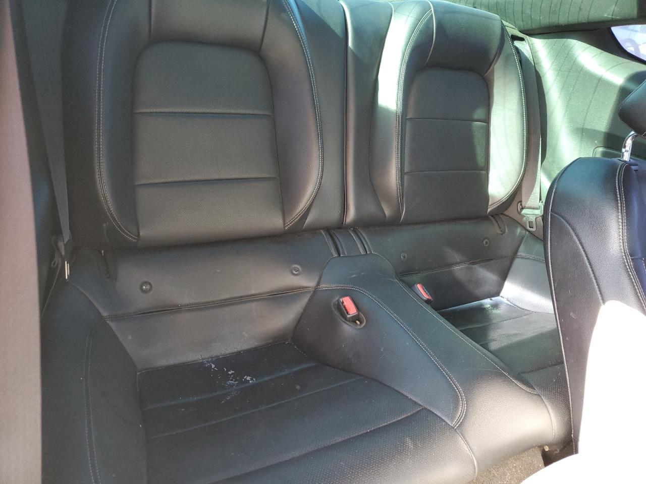 2015 Ford Mustang - zdjęcie 10