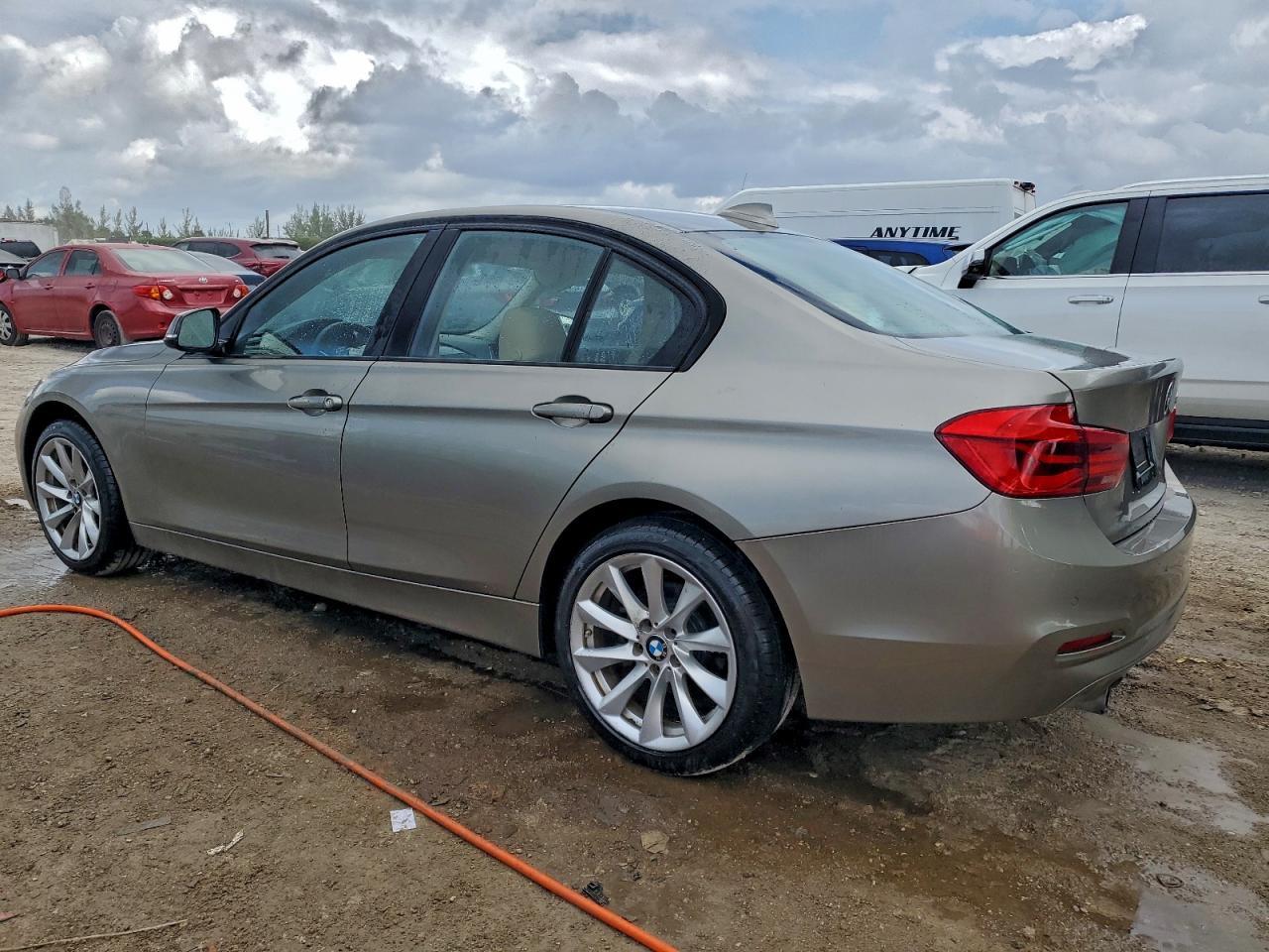 2018 BMW Seria 3 - zdjęcie 2