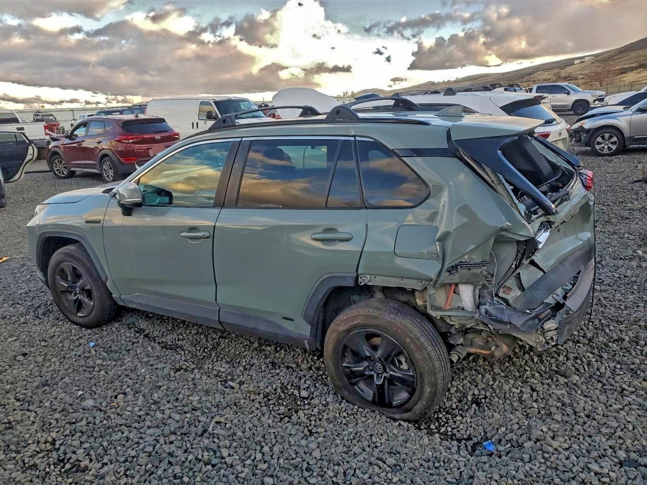 2020 Toyota Rav4 Xle - zdjęcie 2