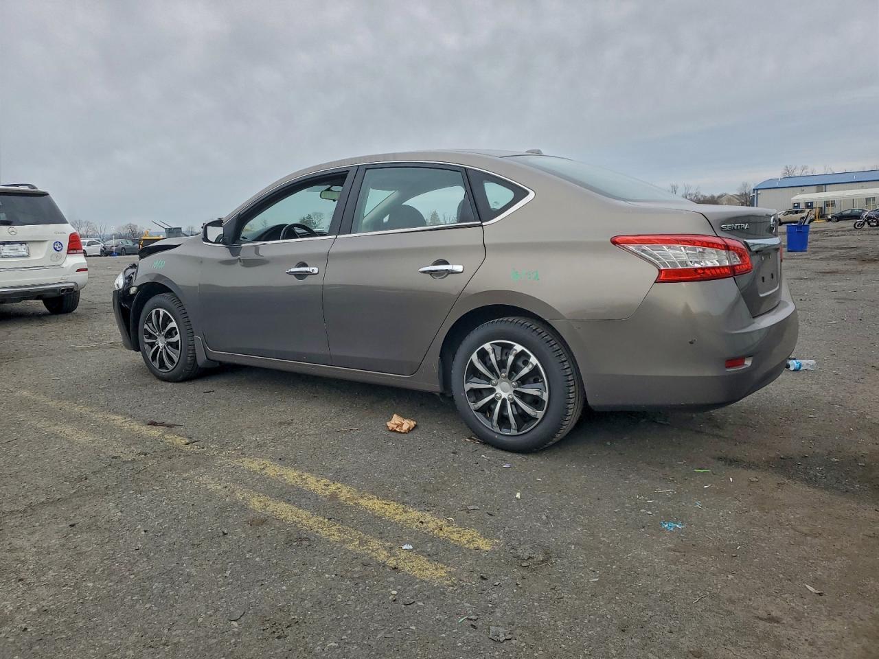 2015 Nissan Sentra - zdjęcie 2