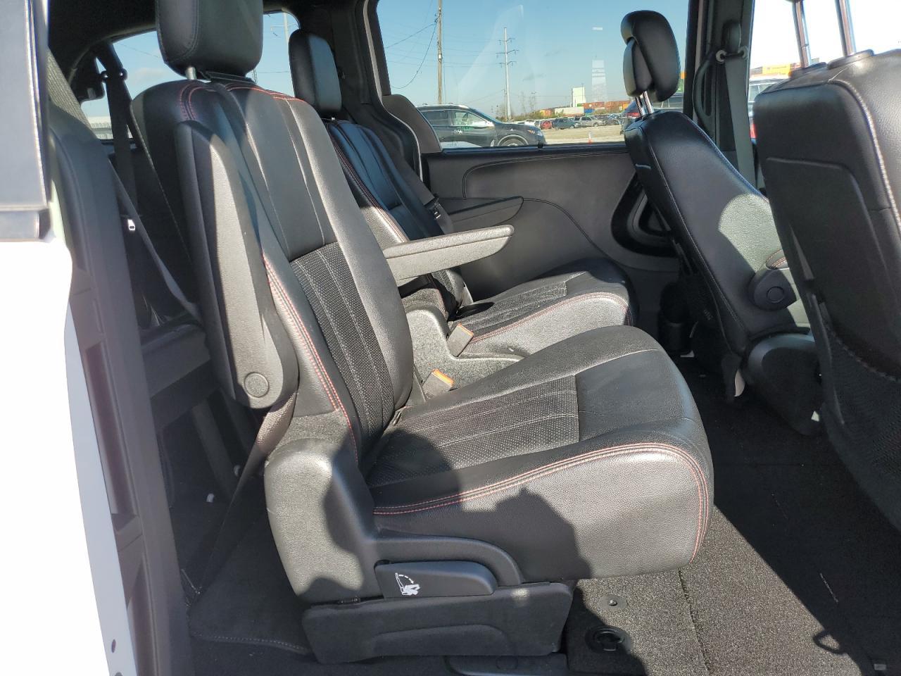 2019 Dodge Caravan - zdjęcie 11