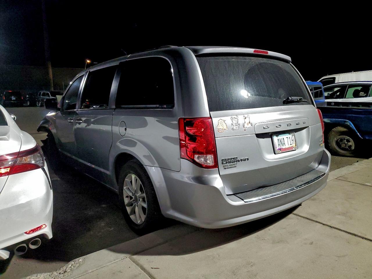 2018 Dodge Caravan - zdjęcie 2