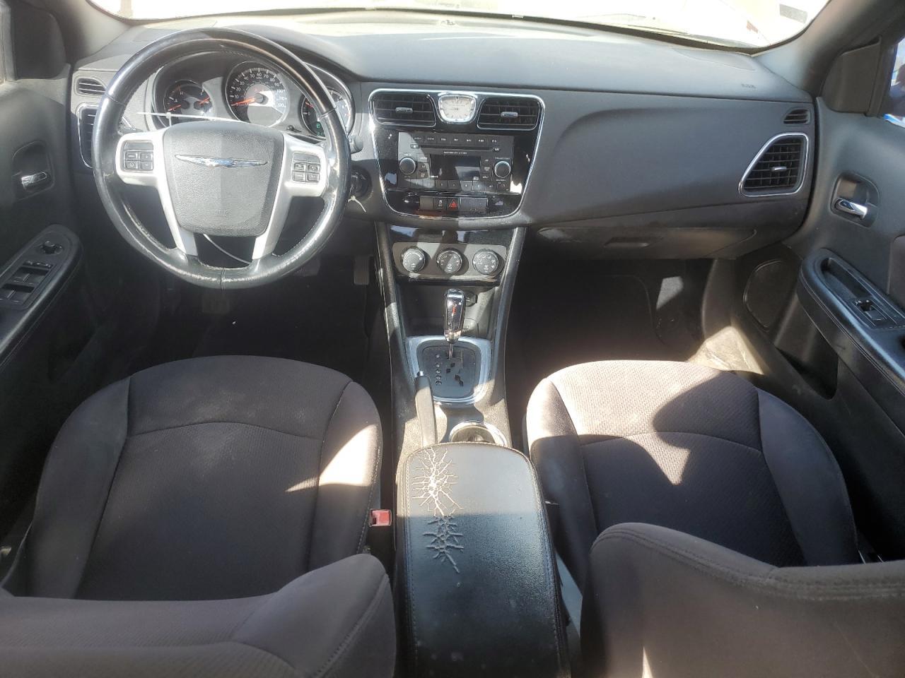 2013 Chrysler 200 - zdjęcie 8