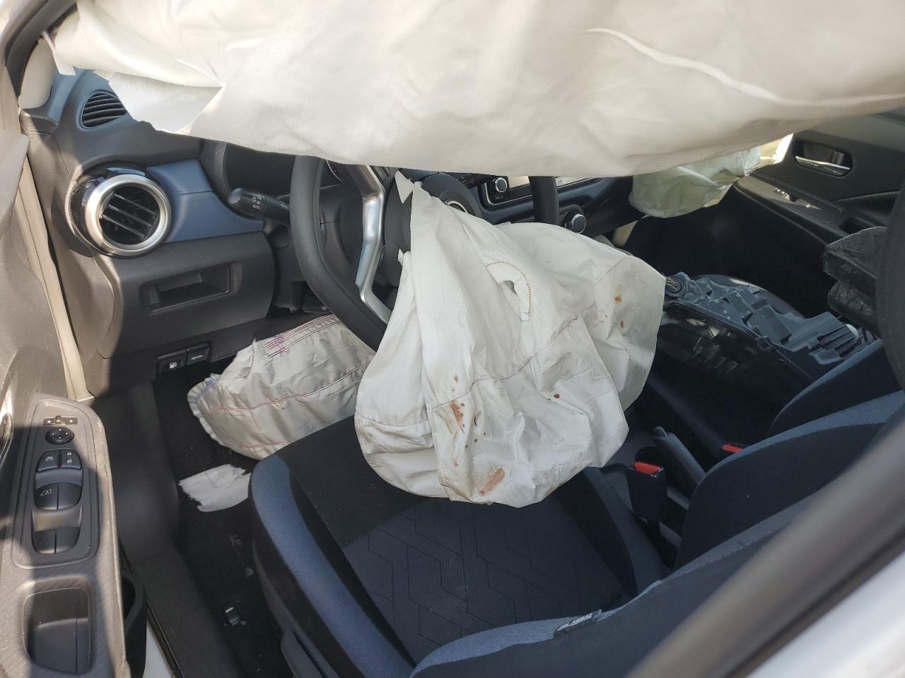 2025 Nissan Versa Sv - zdjęcie 8