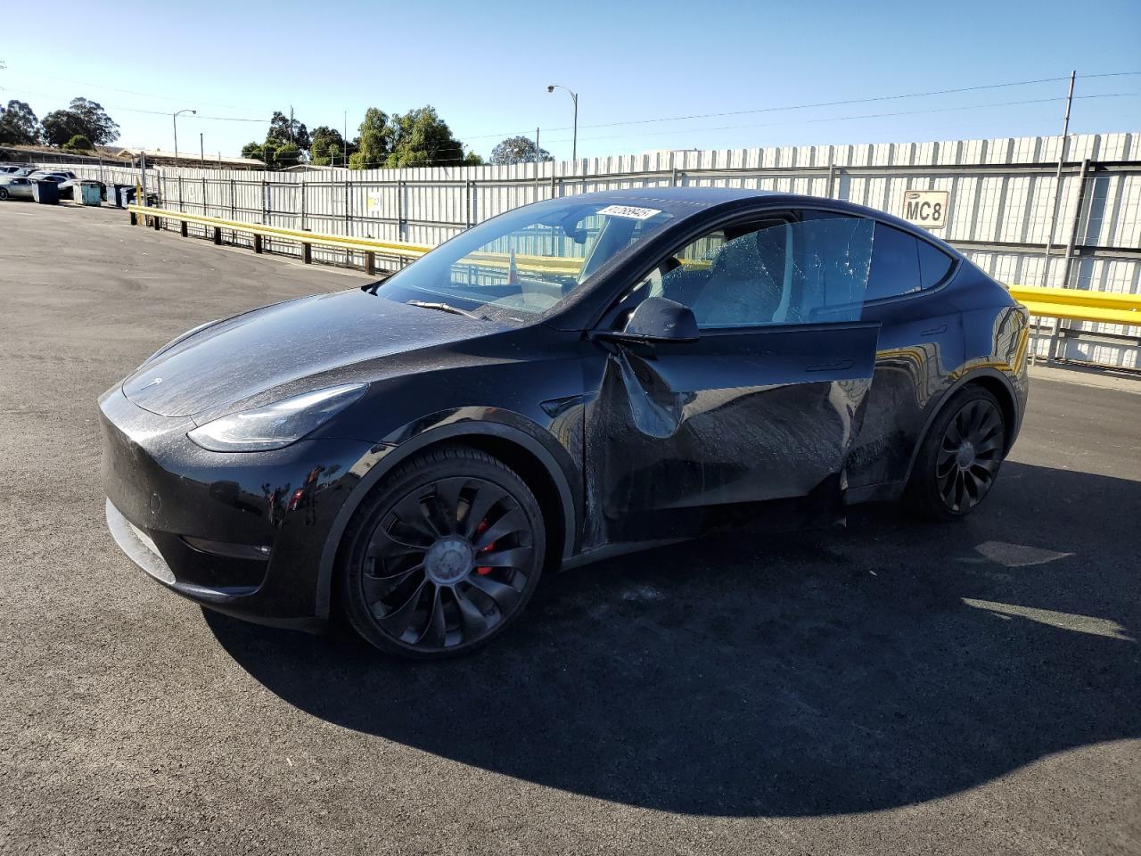 2023 Tesla Model Y - zdjęcie główne