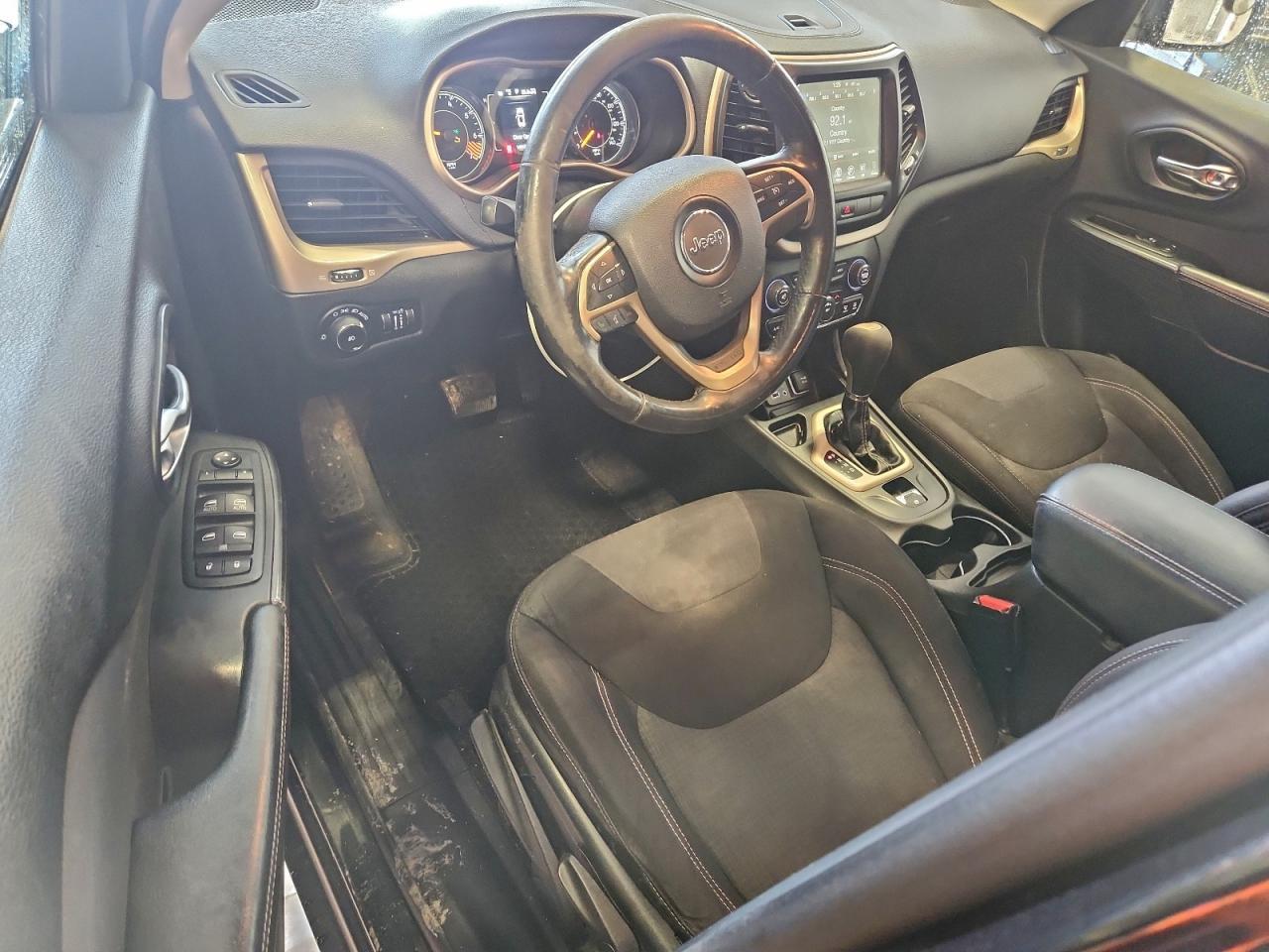 2015 Jeep Cherokee - zdjęcie 8