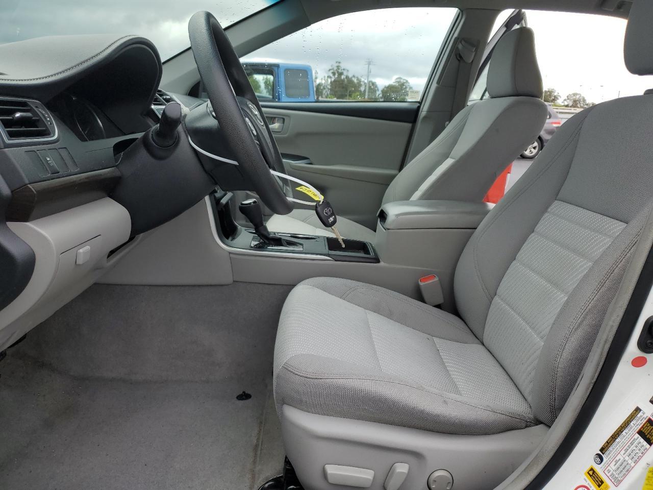 2017 Toyota Camry Le - zdjęcie 7