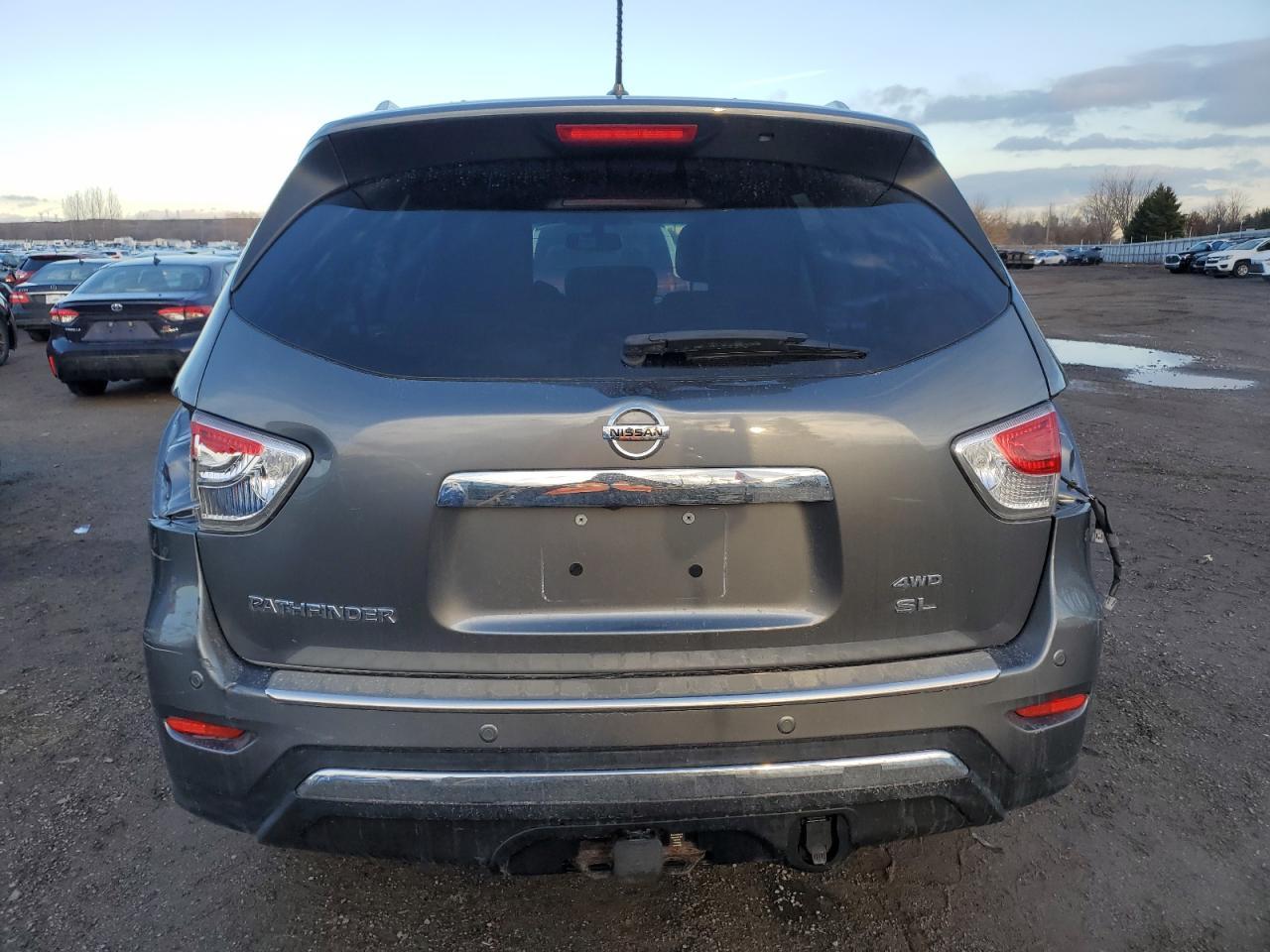 2015 Nissan Pathfinder - zdjęcie 6