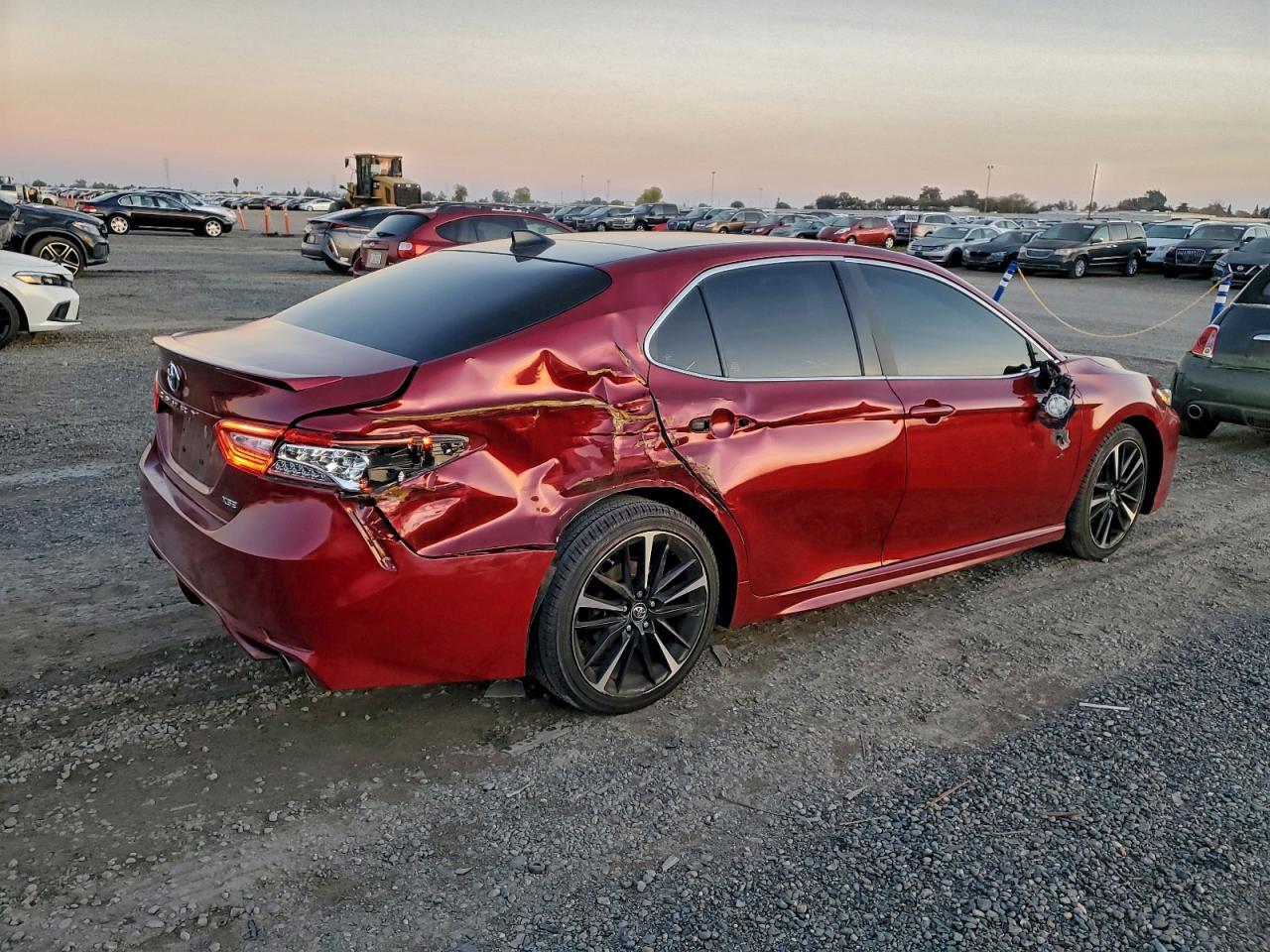 2018 Toyota Camry - zdjęcie 3