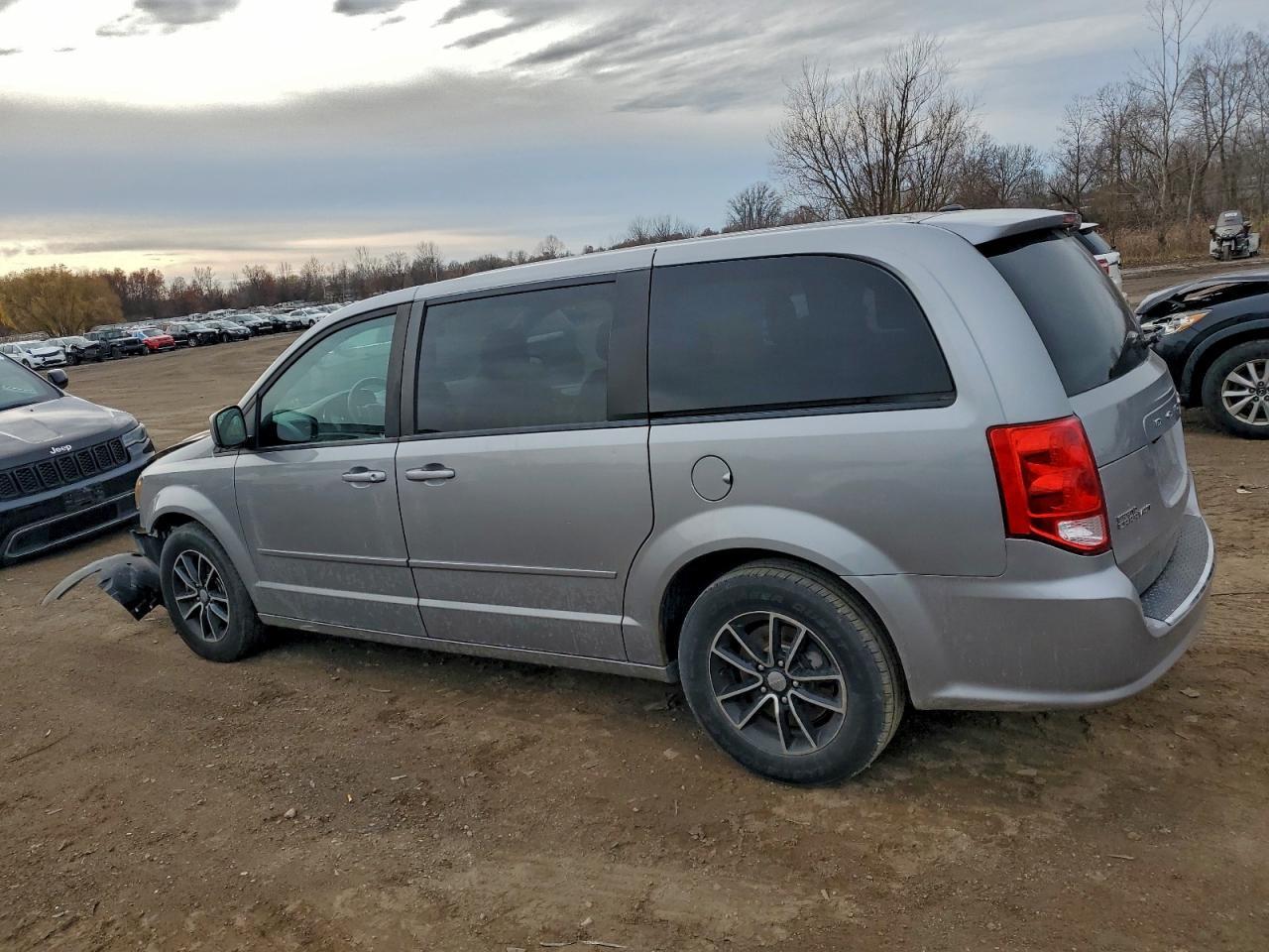 2017 Dodge Caravan - zdjęcie 2