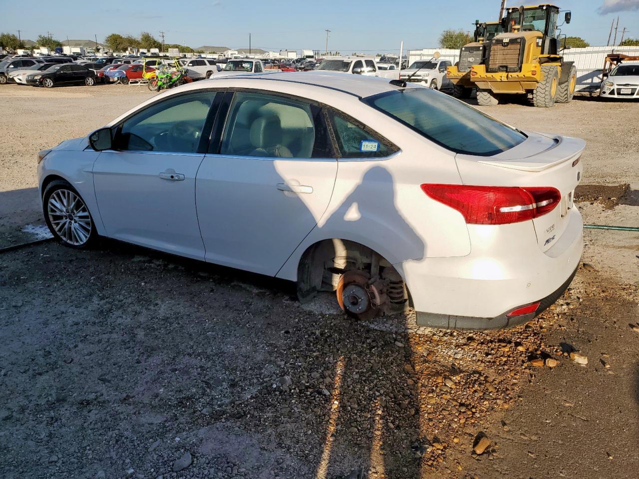 2018 Ford Focus - zdjęcie 2