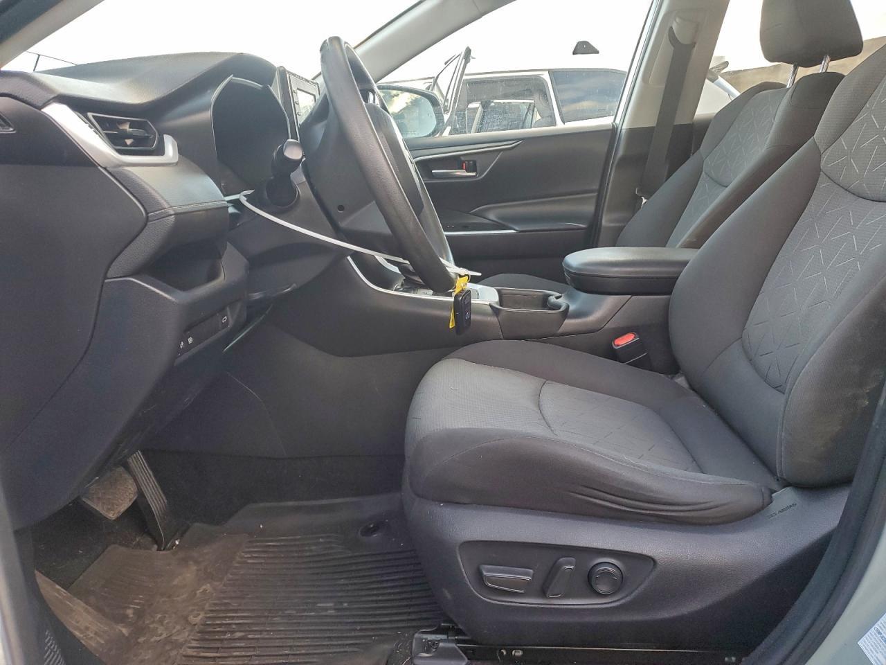 2020 Toyota Rav4 Xle - zdjęcie 7