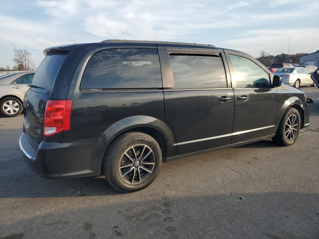 2018 Dodge Grand Caravan Gt - zdjęcie 3