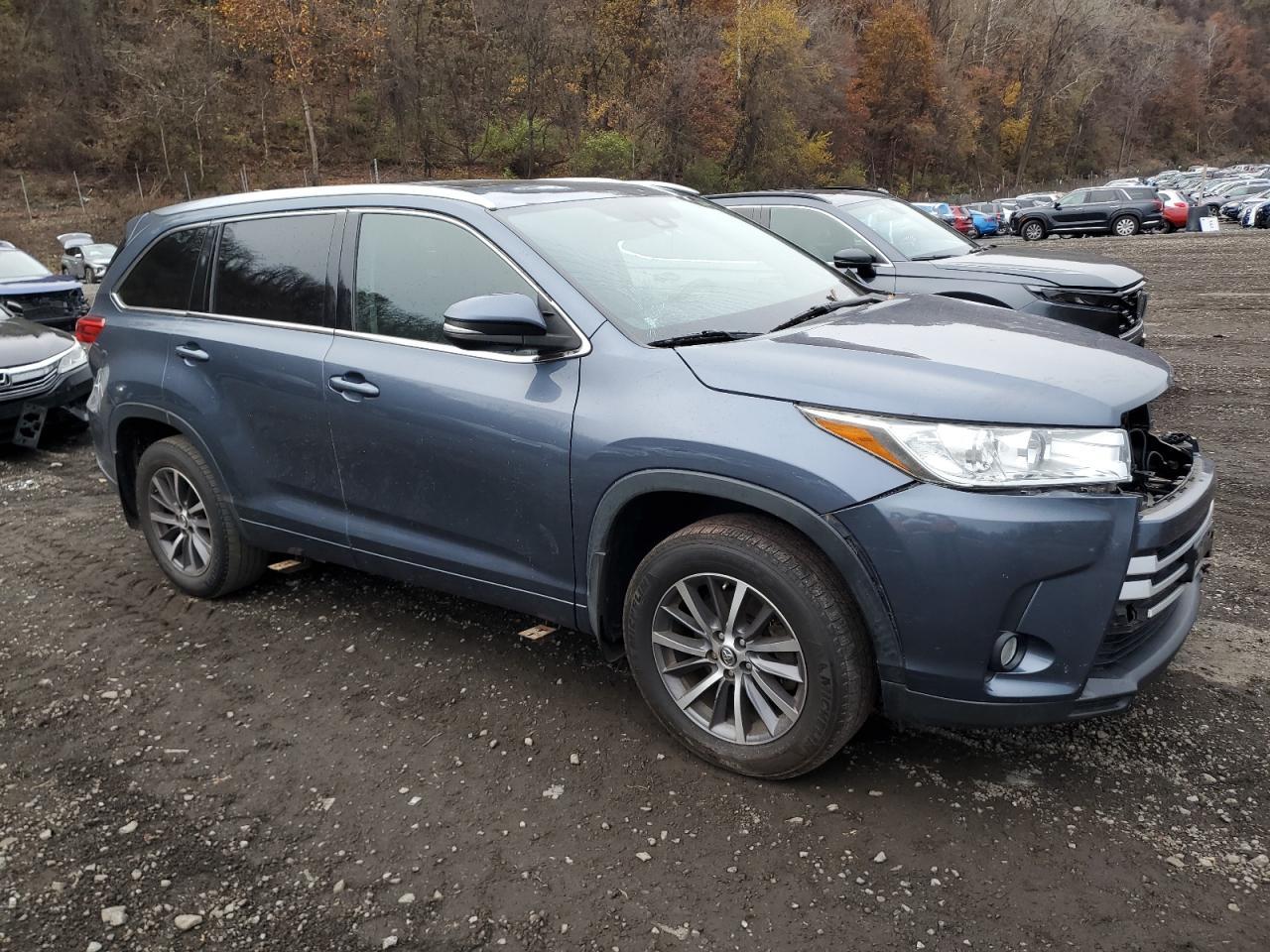 2017 Toyota Highlander - zdjęcie 4