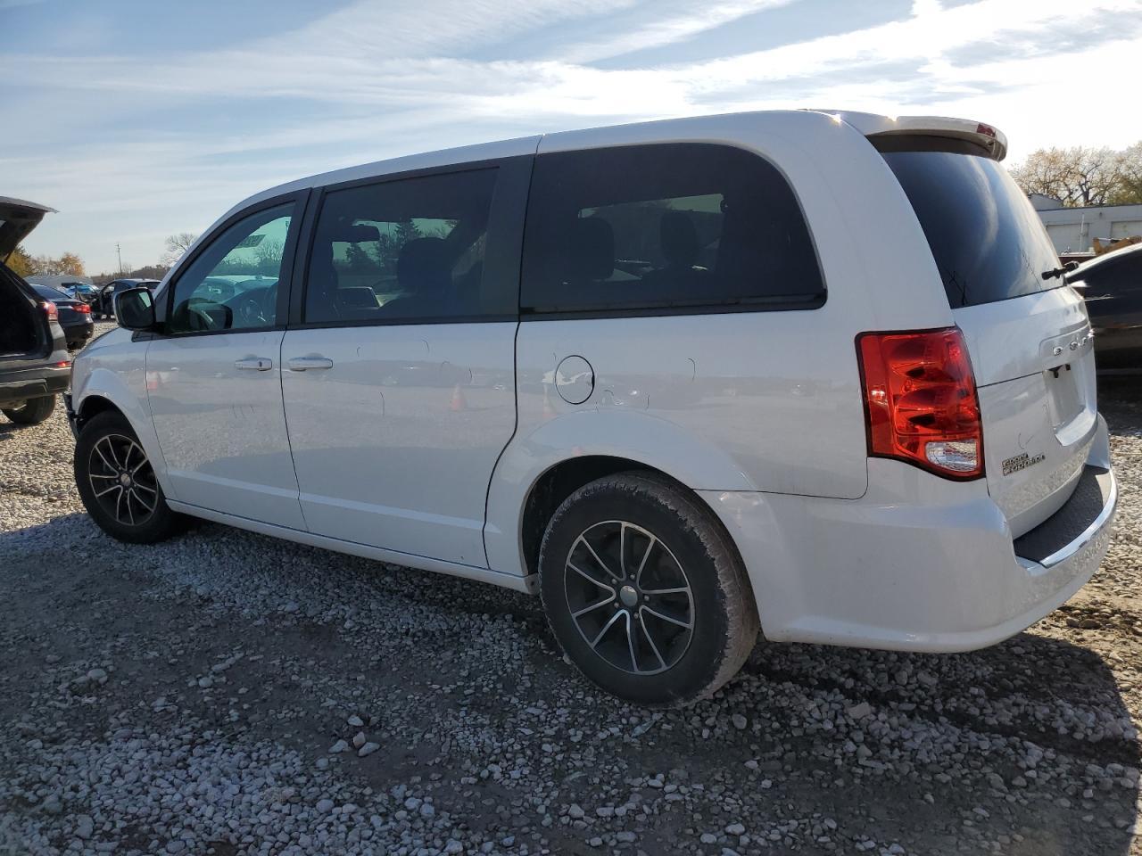 2019 Dodge Caravan - zdjęcie 2