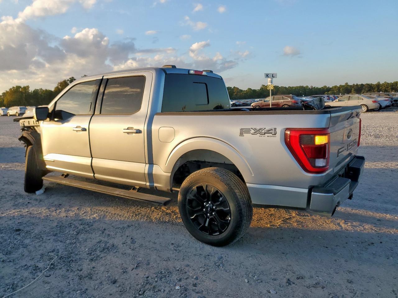 2023 Ford F150 Supercrew - zdjęcie 2