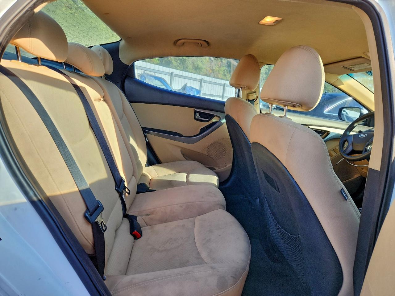 2013 Hyundai Elantra - zdjęcie 10