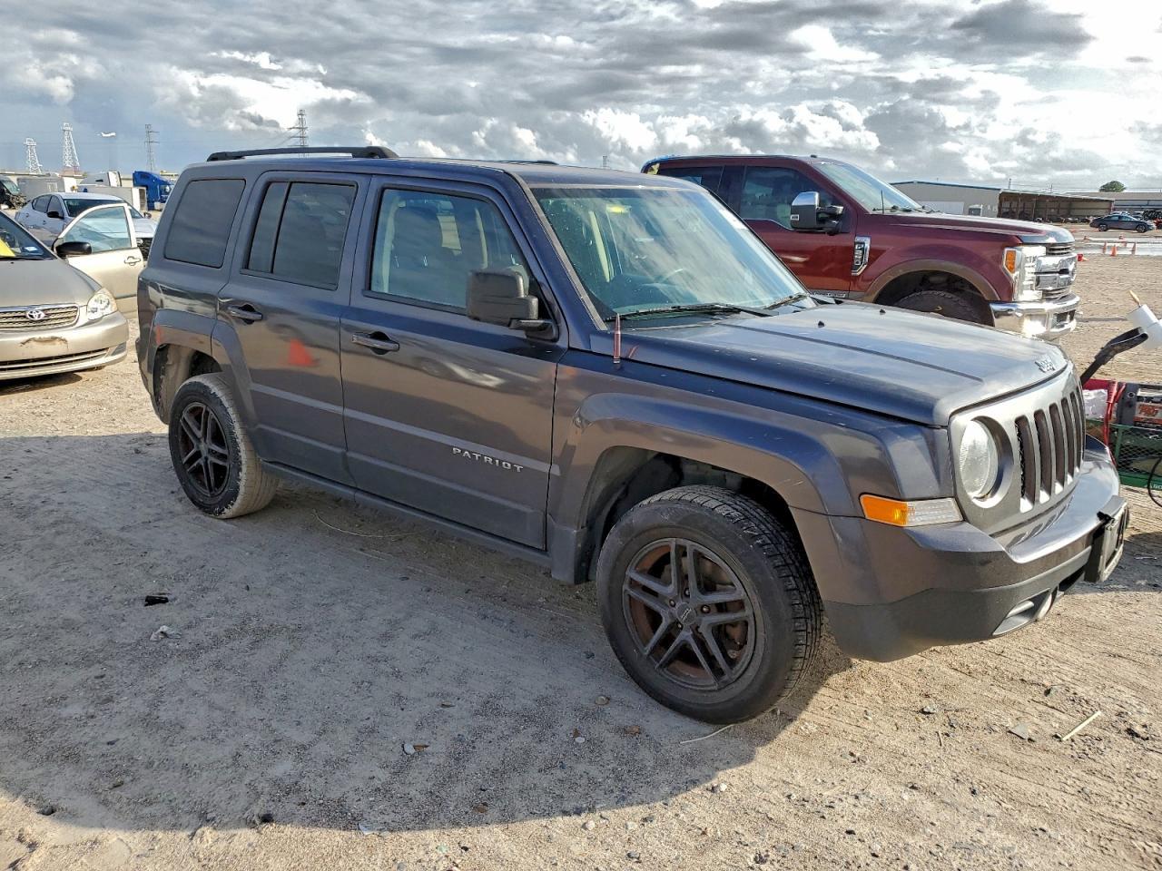 2016 Jeep Liberty (Patriot) - zdjęcie 4