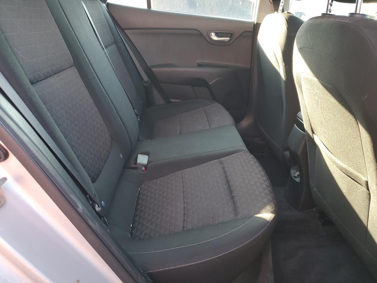 2018 Kia Rio - zdjęcie 10