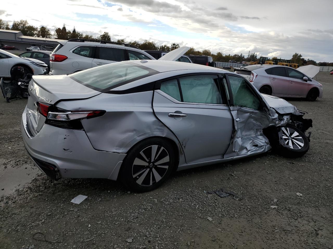 2022 Nissan Altima - zdjęcie 3