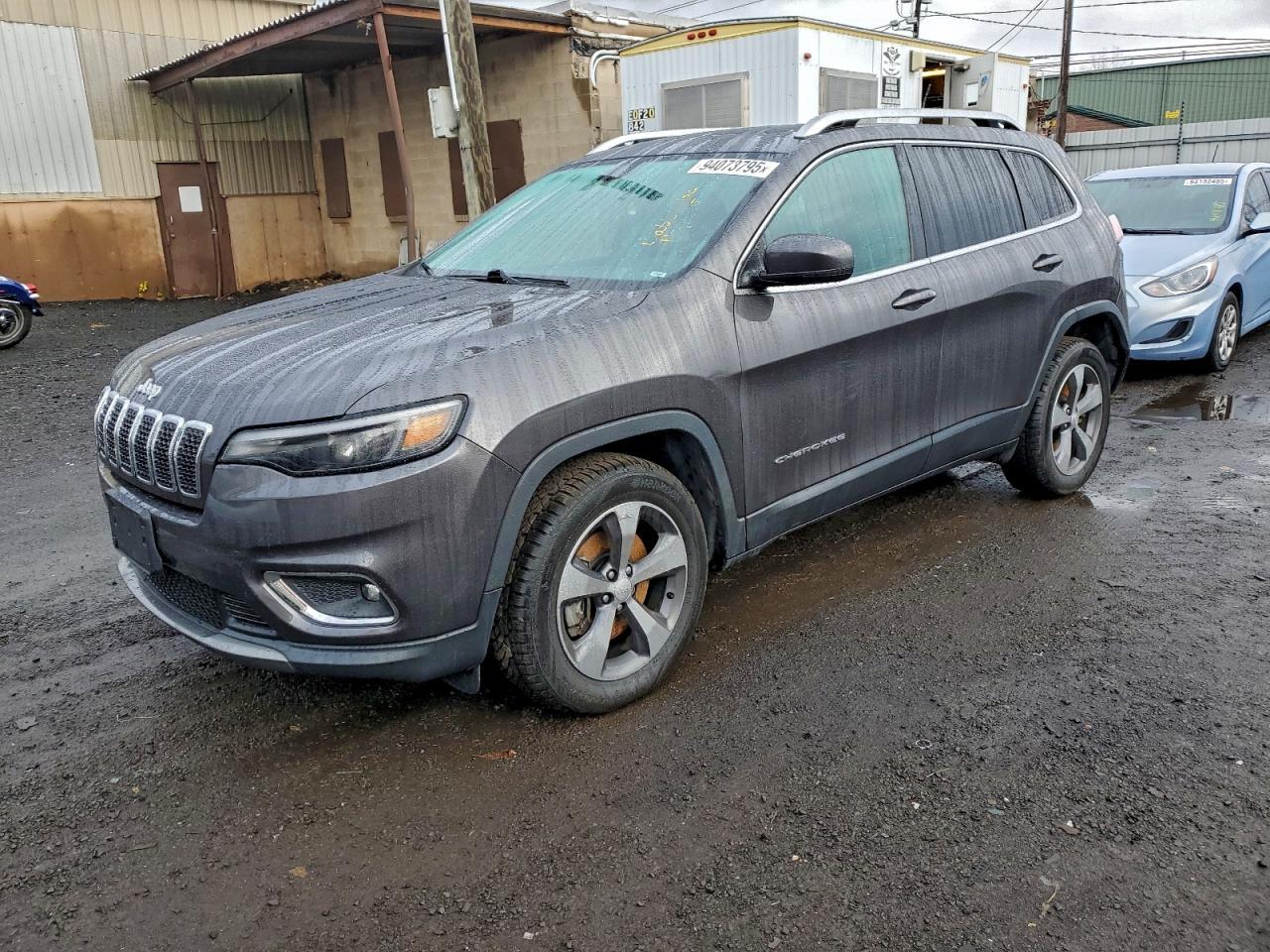 2019 Jeep Cherokee - zdjęcie główne