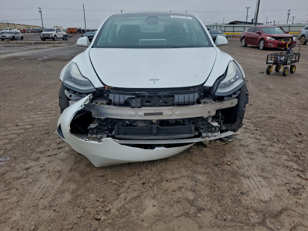 2019 Tesla Model 3 - zdjęcie 5