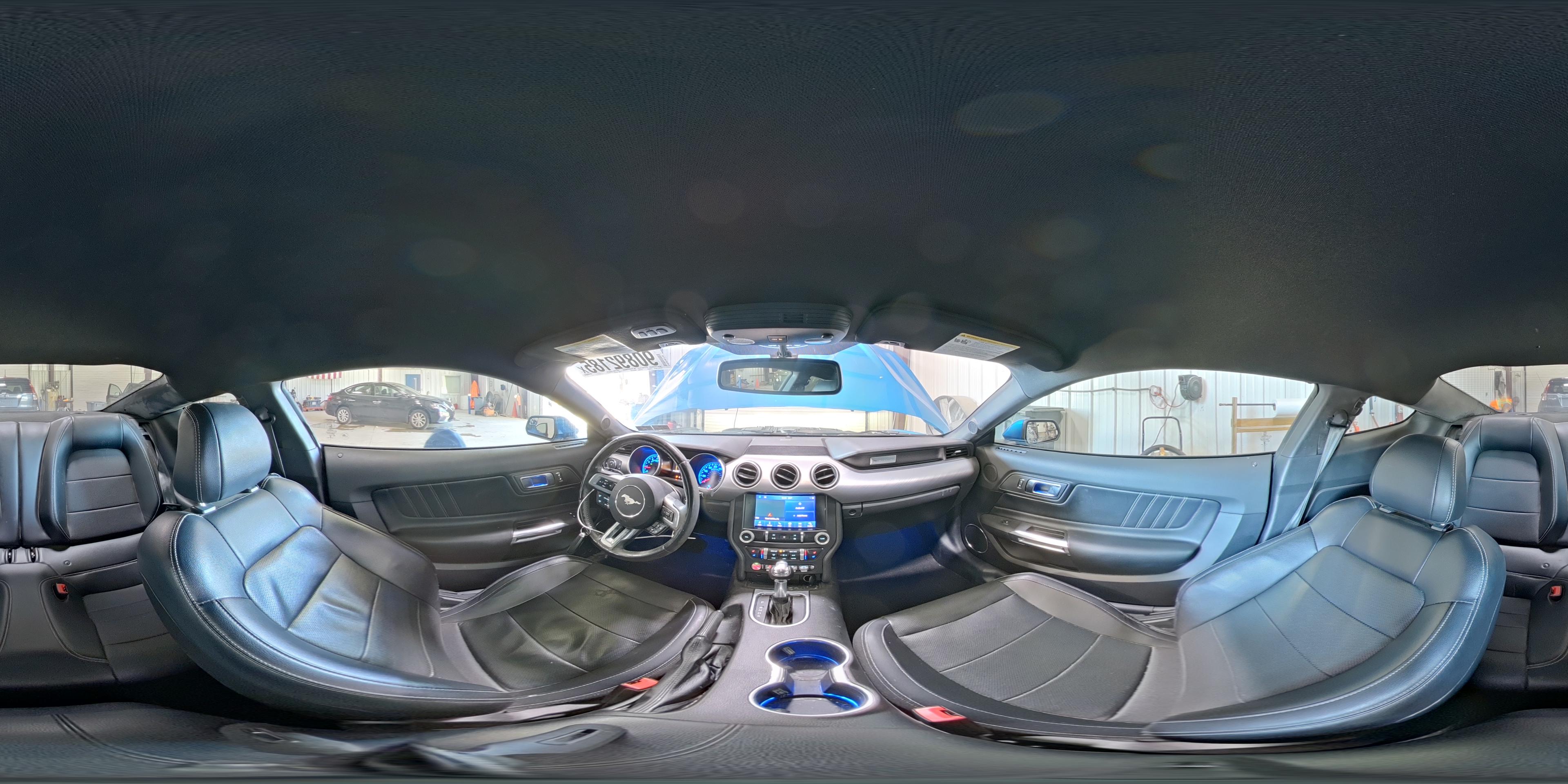 2019 Ford Mustang - zdjęcie 14