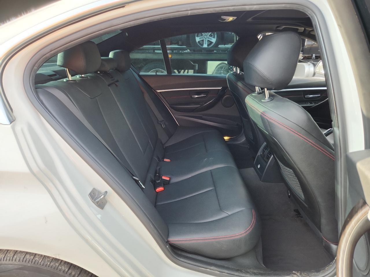 2017 BMW 330 Xi - zdjęcie 10