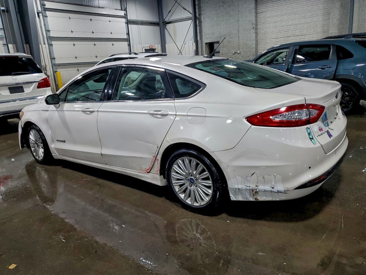 2015 Ford Fusion - zdjęcie 2