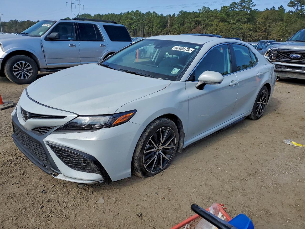 2023 Toyota Camry - zdjęcie główne
