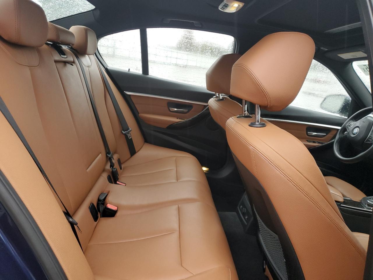 2017 BMW Seria 3 - zdjęcie 10