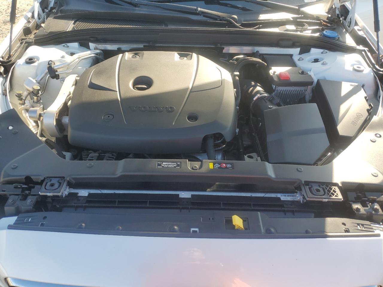 2020 Volvo V60 T5 Momentum - zdjęcie 11