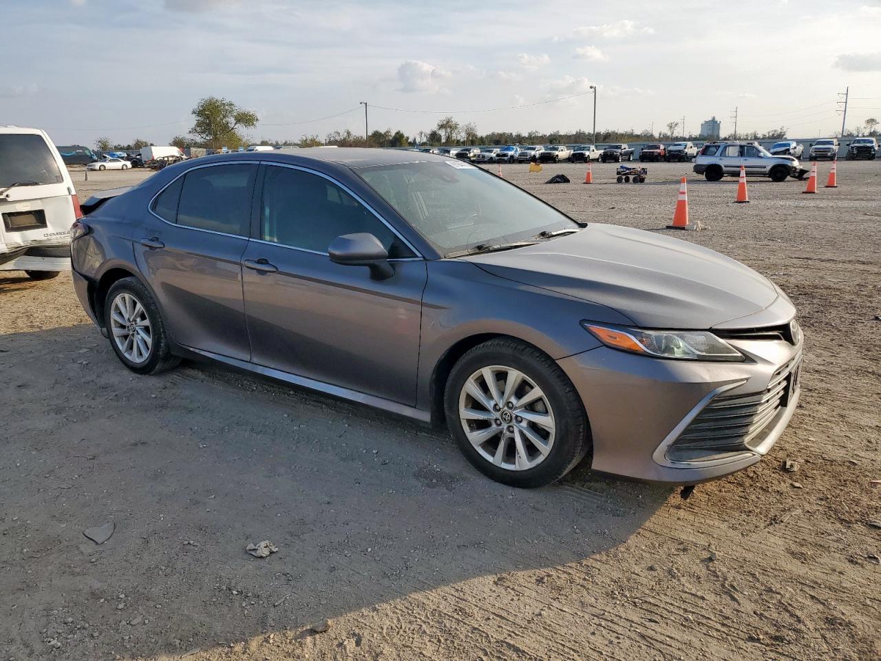 2021 Toyota Camry - zdjęcie 4