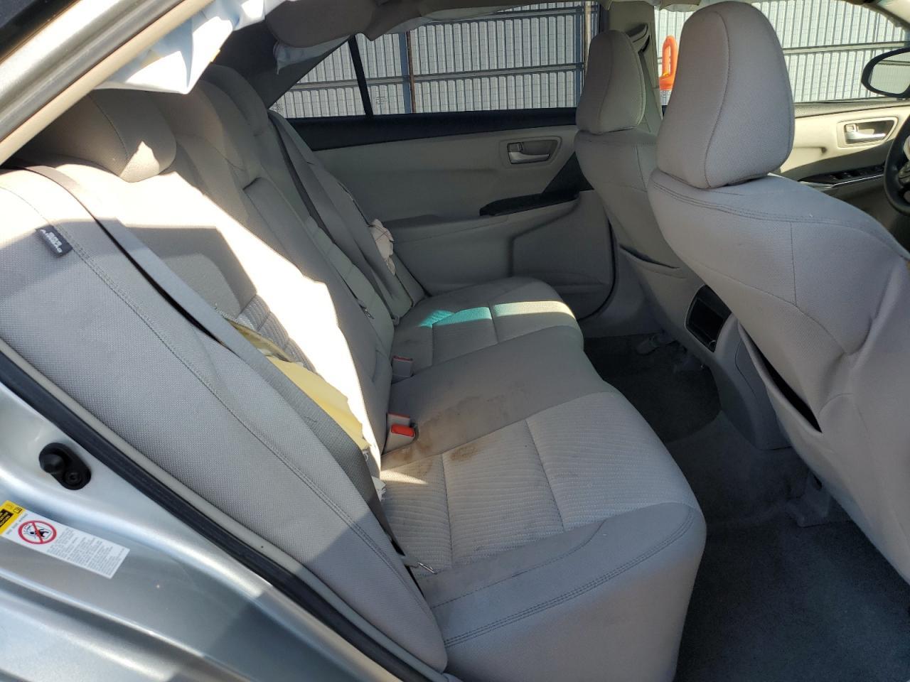 2017 Toyota Camry - zdjęcie 10