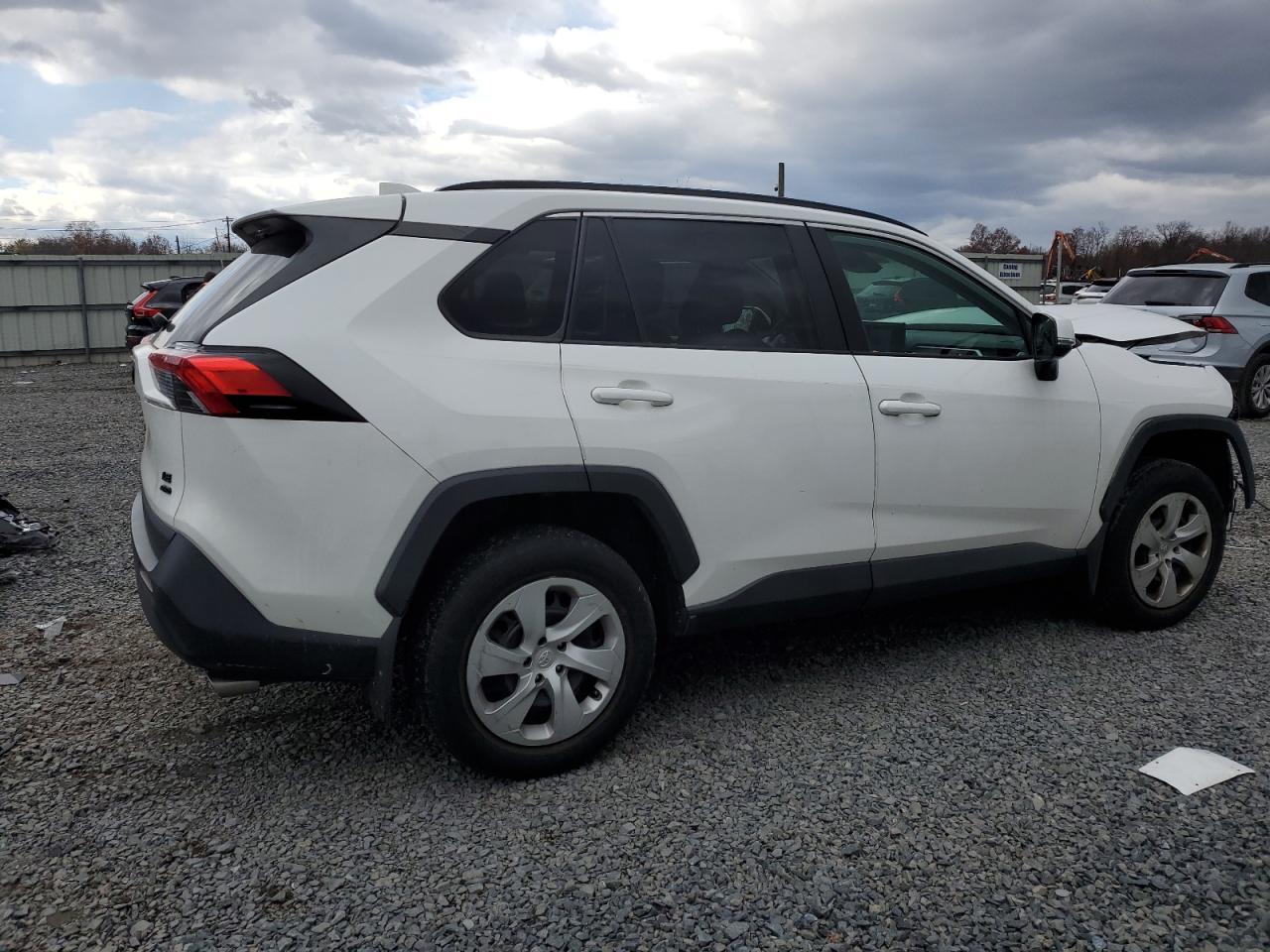 2021 Toyota RAV 4 - zdjęcie 3
