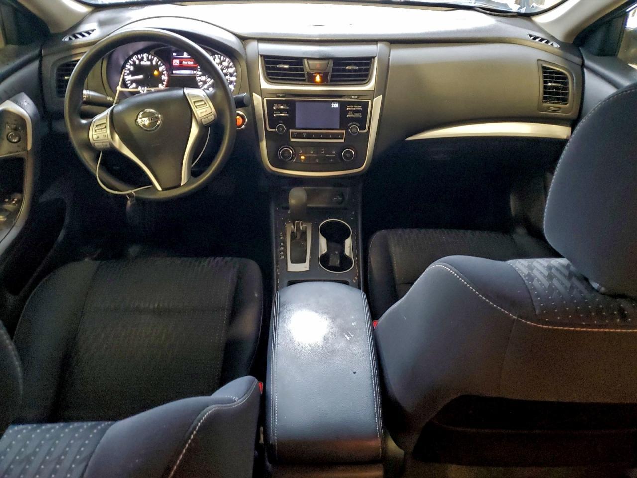 2017 Nissan Altima - zdjęcie 8