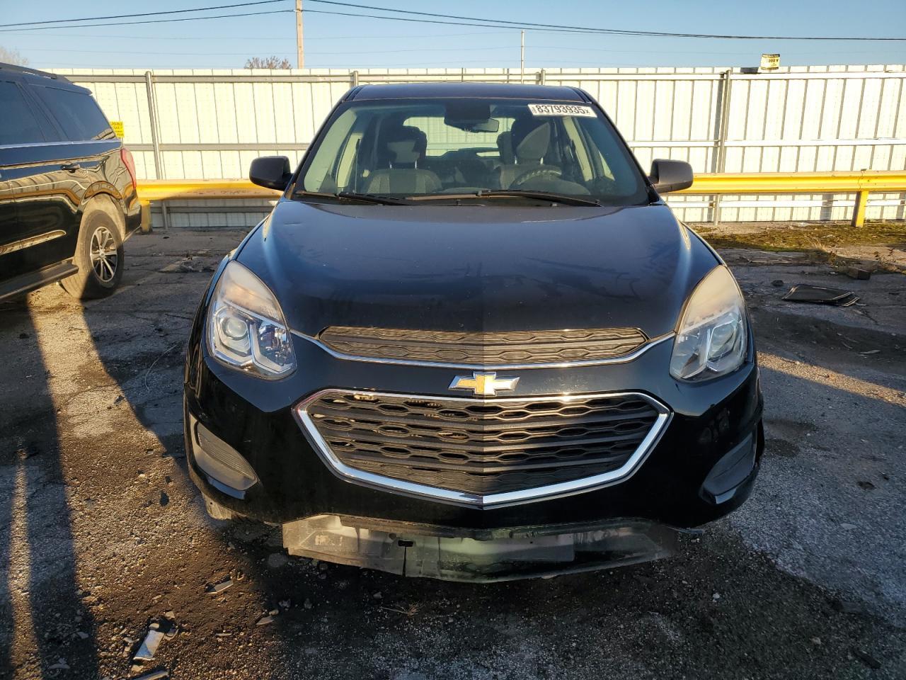 2017 Chevrolet Equinox Ls - zdjęcie 5