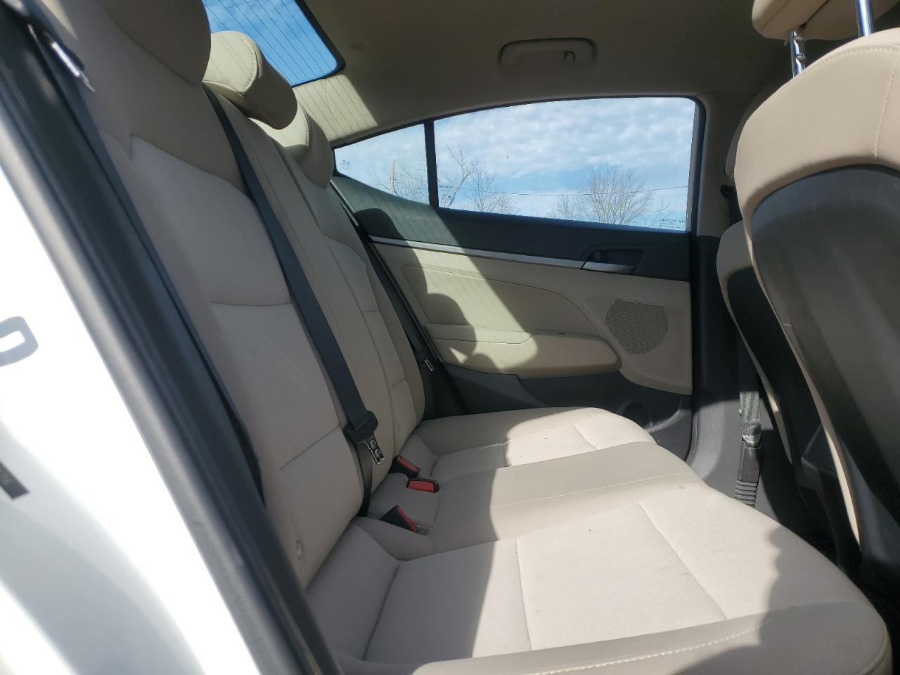 2018 Hyundai Elantra - zdjęcie 10