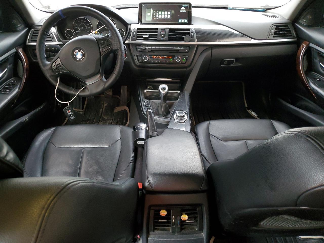 2013 BMW 335 Xi - zdjęcie 8
