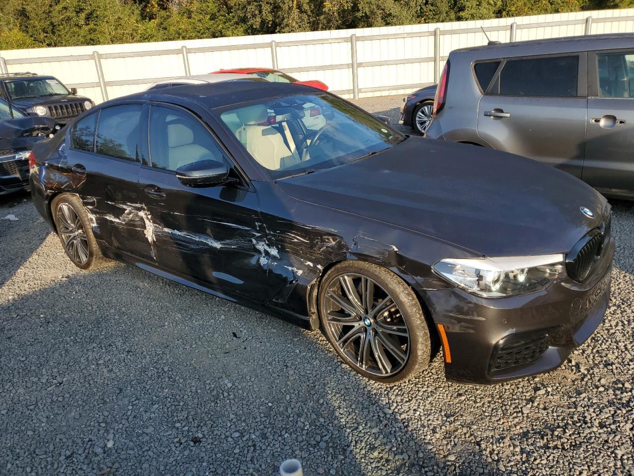 2020 BMW Seria 5 - zdjęcie 4