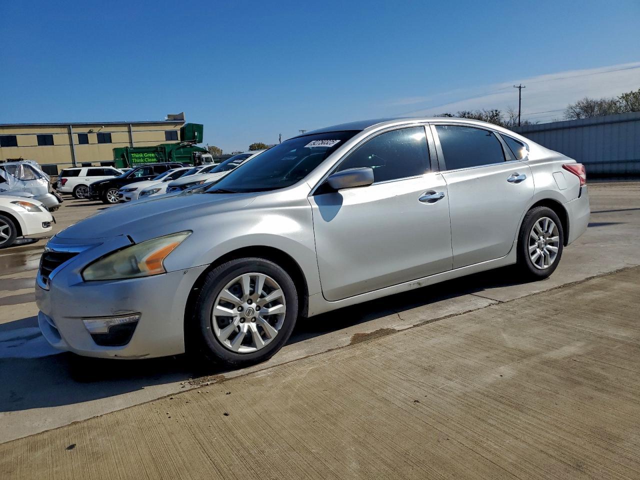 2013 Nissan Altima - zdjęcie główne