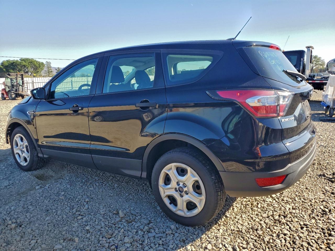 2017 Ford Escape - zdjęcie 2